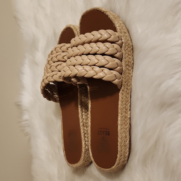 Beast Taupe tan Braided slip on Sandals. Size 7 - Picture 3 of 9